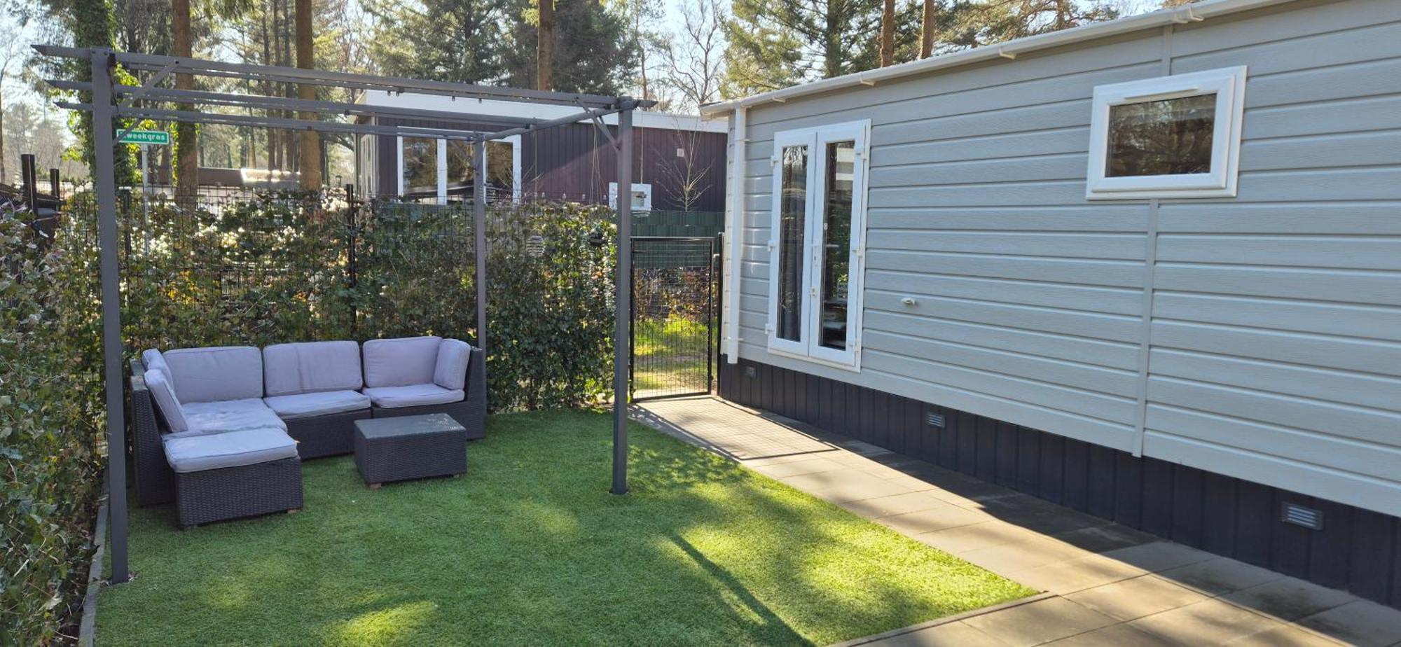 Het Veluwse Boshuisje Knus Chalet Met Omheinde Tuin Op De Veluwe Hoenderloo Exterior photo